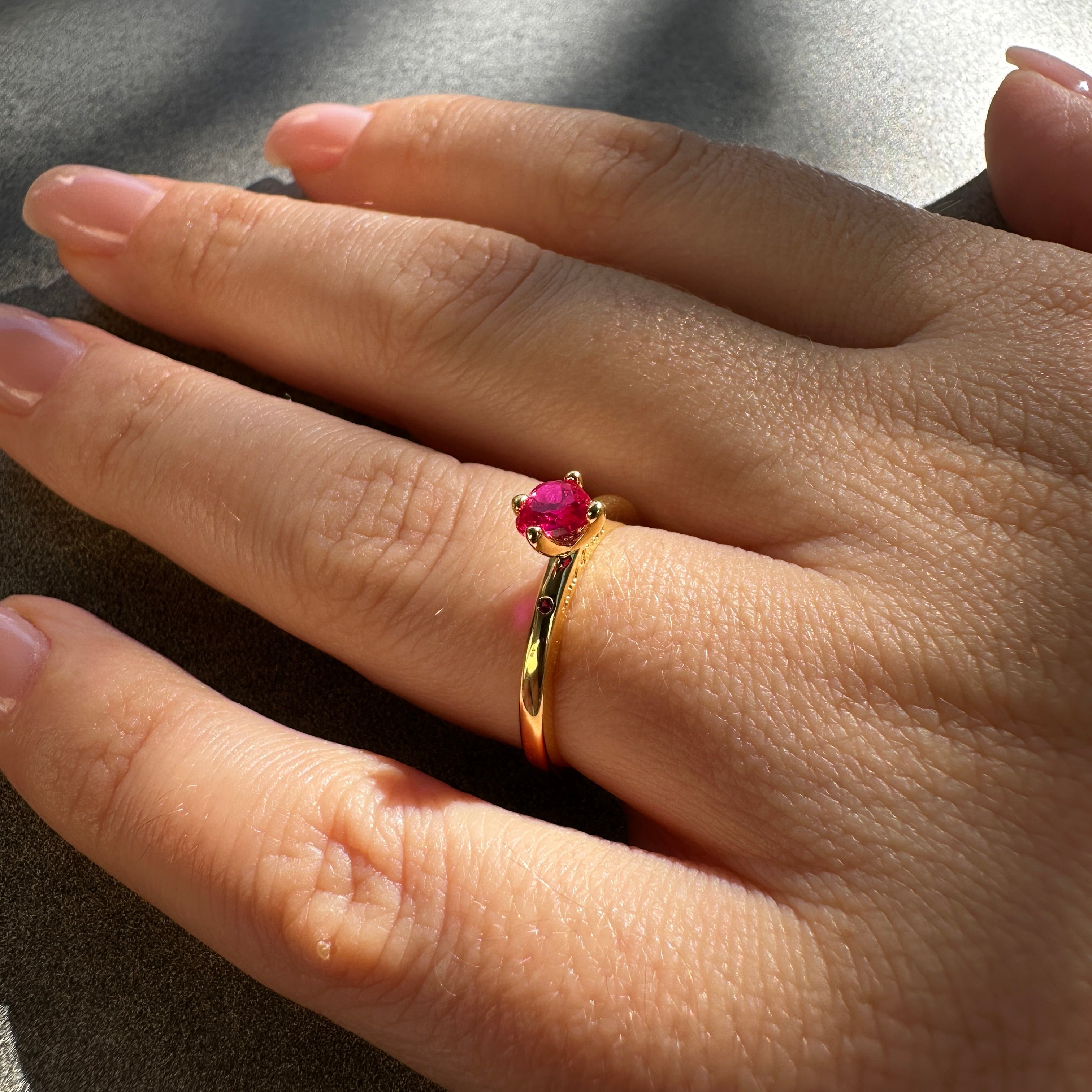 Début Doré Prsten "Rubira"