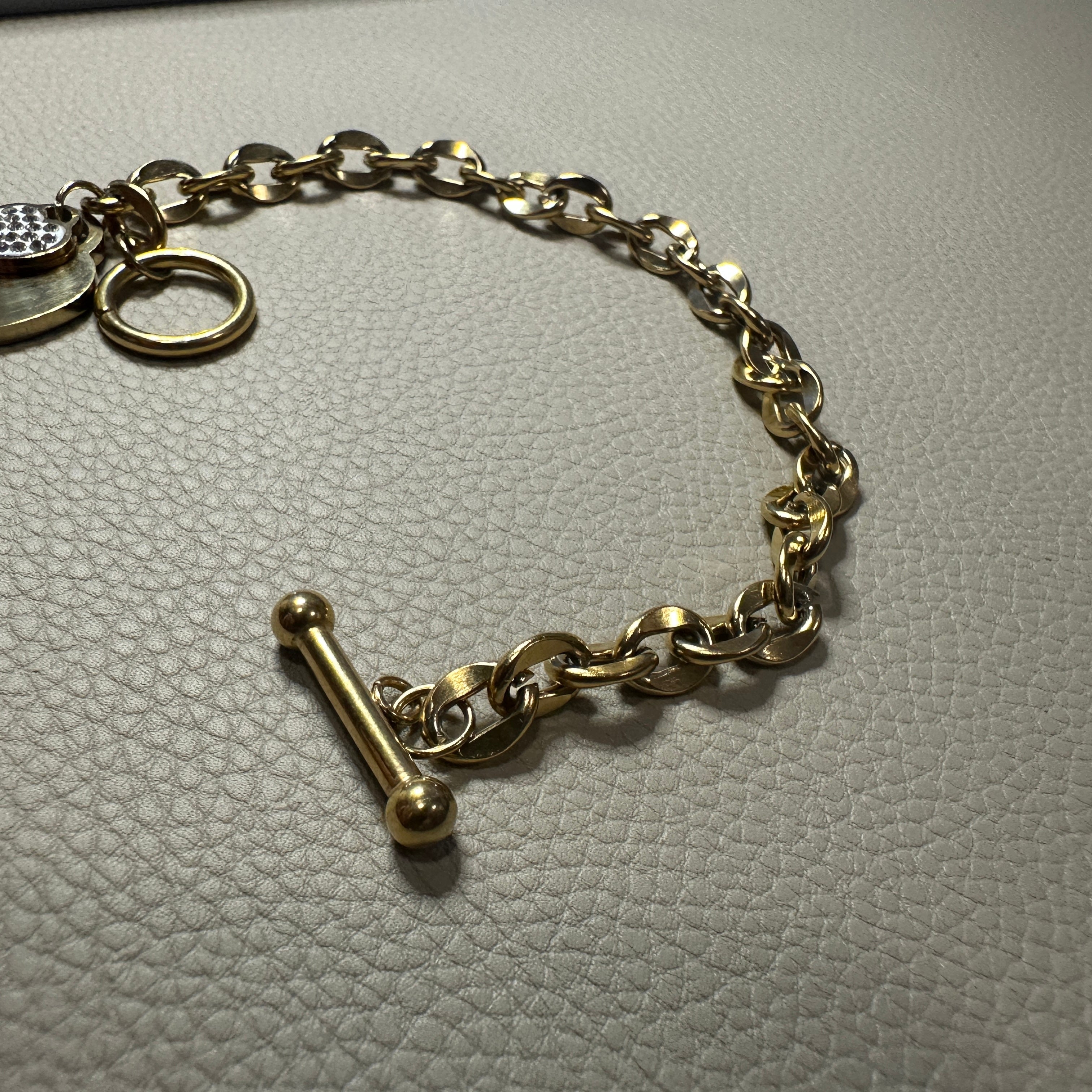 Début Doré Narukvica "Forever"